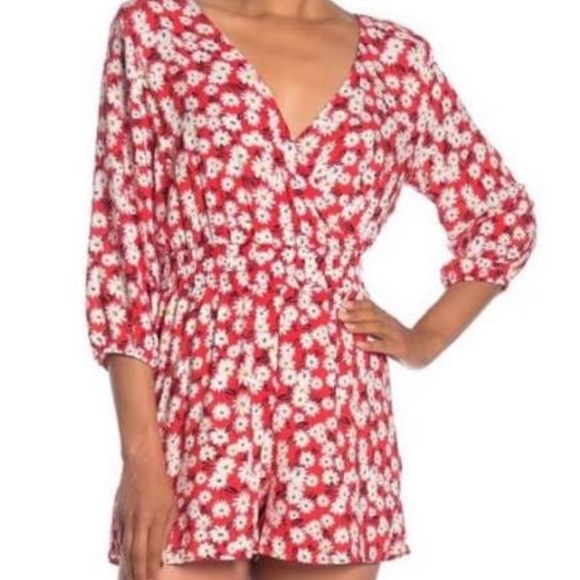 The Vanity Room Pants - THE VANITY ROOM || NWT Red Floral Romper